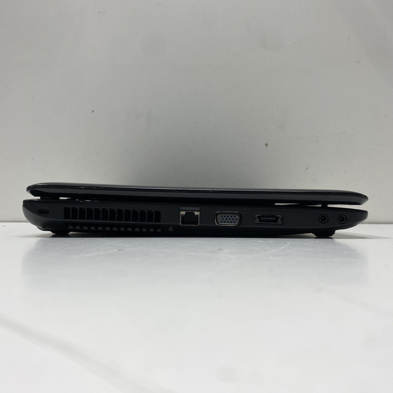 Toshiba Satellite L655-S5096 15.6″ Laptop Intel Pentium DVD Drive Black