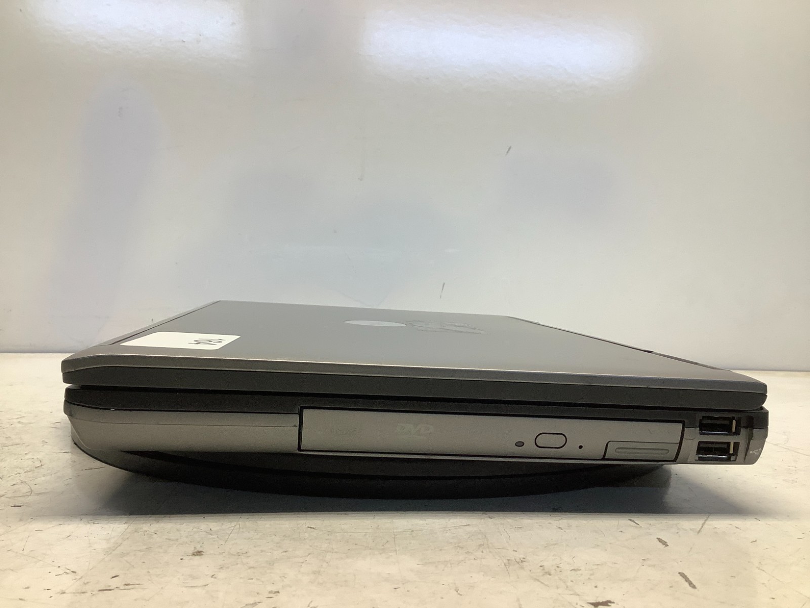 Dell Latitude D630 Intel Core 2 Duo 06FB 2.2GHz 2 GB 500GB WIN XP No Batt