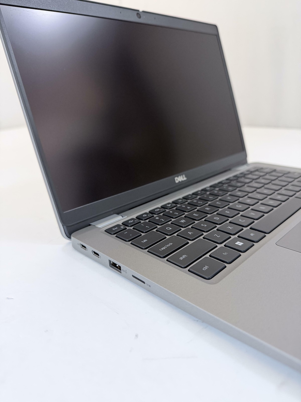 DELL LATITUDE 5330 13″ Laptop Core i5-1245U 16GB 256GB NVMe Windows 11 Pro -Good