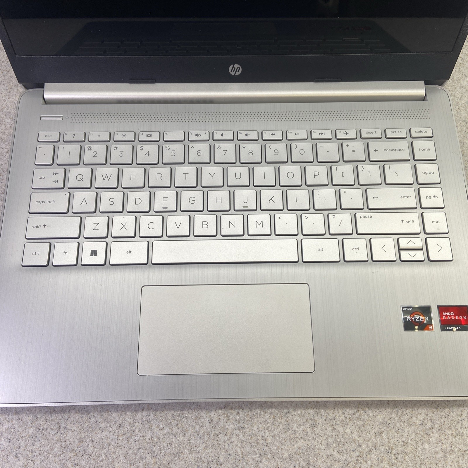 HP 14-fq0110wm HP 14″ FHD AMD Ryzen 3 3250U 2.6GHz AMD Radeon Graphics 4GB RAM