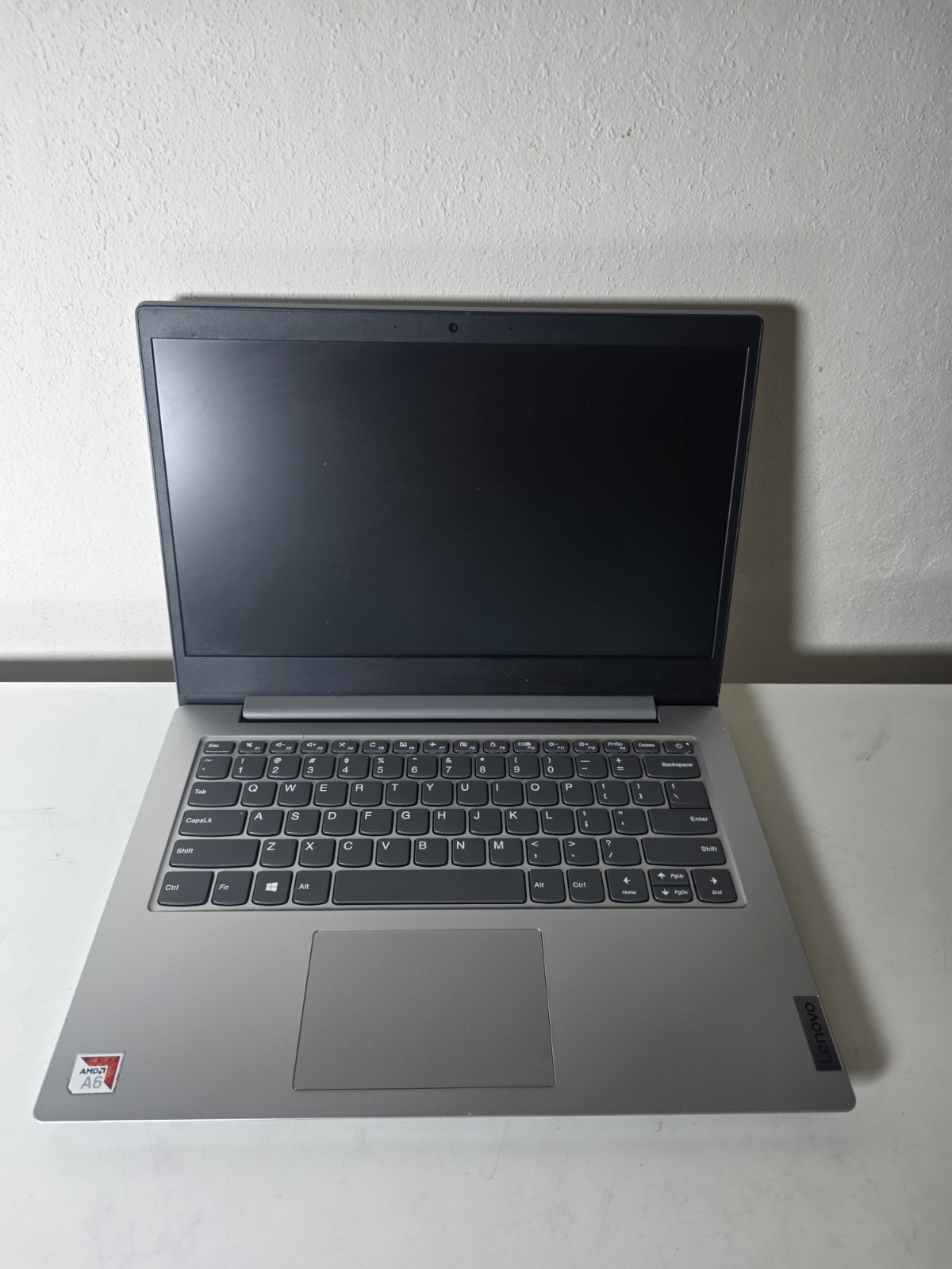 Lenovo IdeaPad Slim 1-14AST-05 AMD A6-9220E 1.6GHz 4 GB 64 GB EMMC