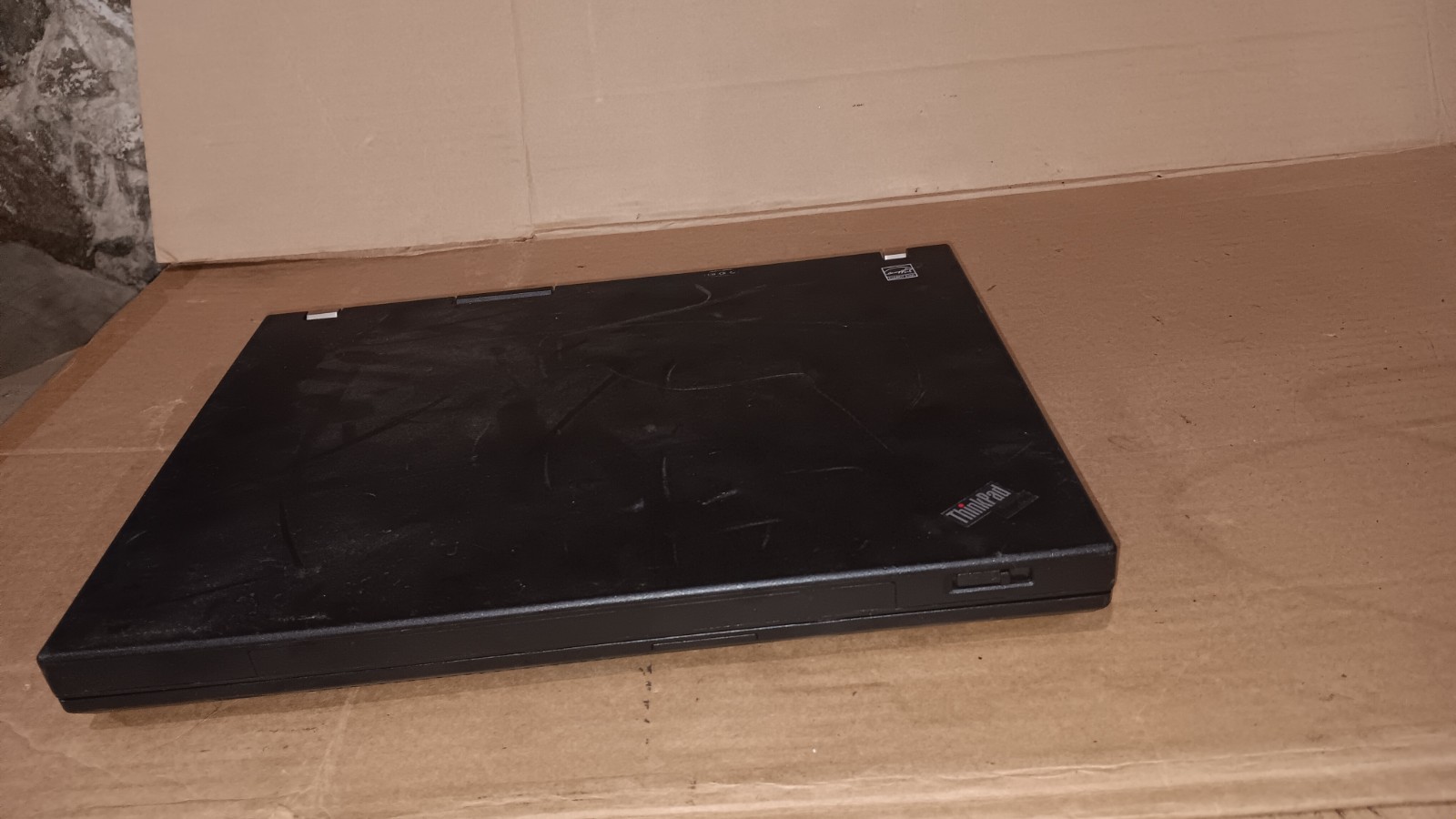 IBM Lenovo ThinkPad R61i Laptop Intel Dual core @ 1.60 GHz 15.4″ LCD Screen DVD