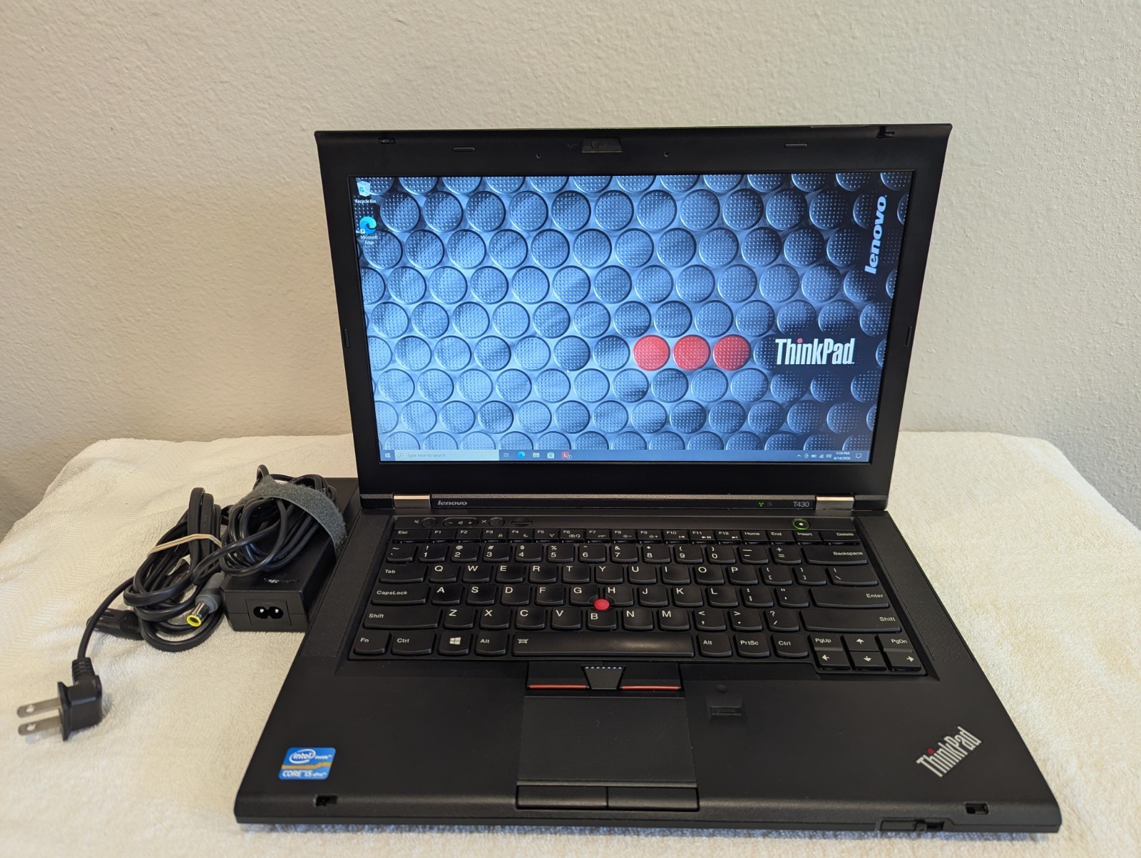 Thinkpad T430. 16gb Ram, 256gb SSD, 500gb HDD, Win10pro 98% Battery Health