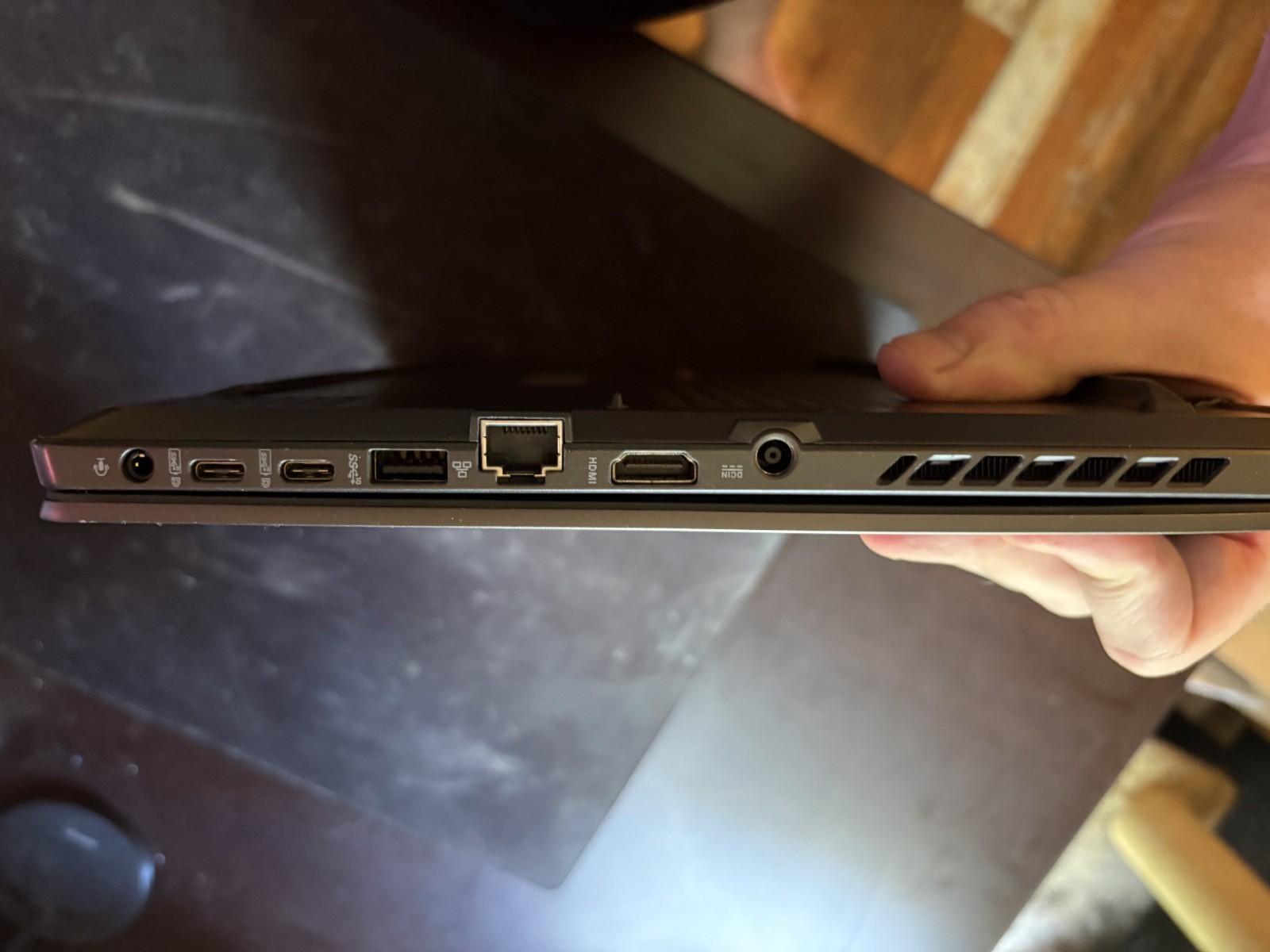 ASUS ROG Zephyrus G15 15.6″ (1TB SSD, AMD Ryzen 9, 3.00GHz, 16GB, NVIDIA GeForce
