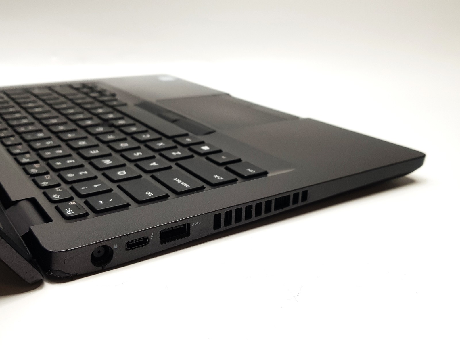 Dell Latitude 5400 14″ i7-8665U 1.9GHz 8GB RAM 256GB SSD Win 11 Pro Laptop Touch
