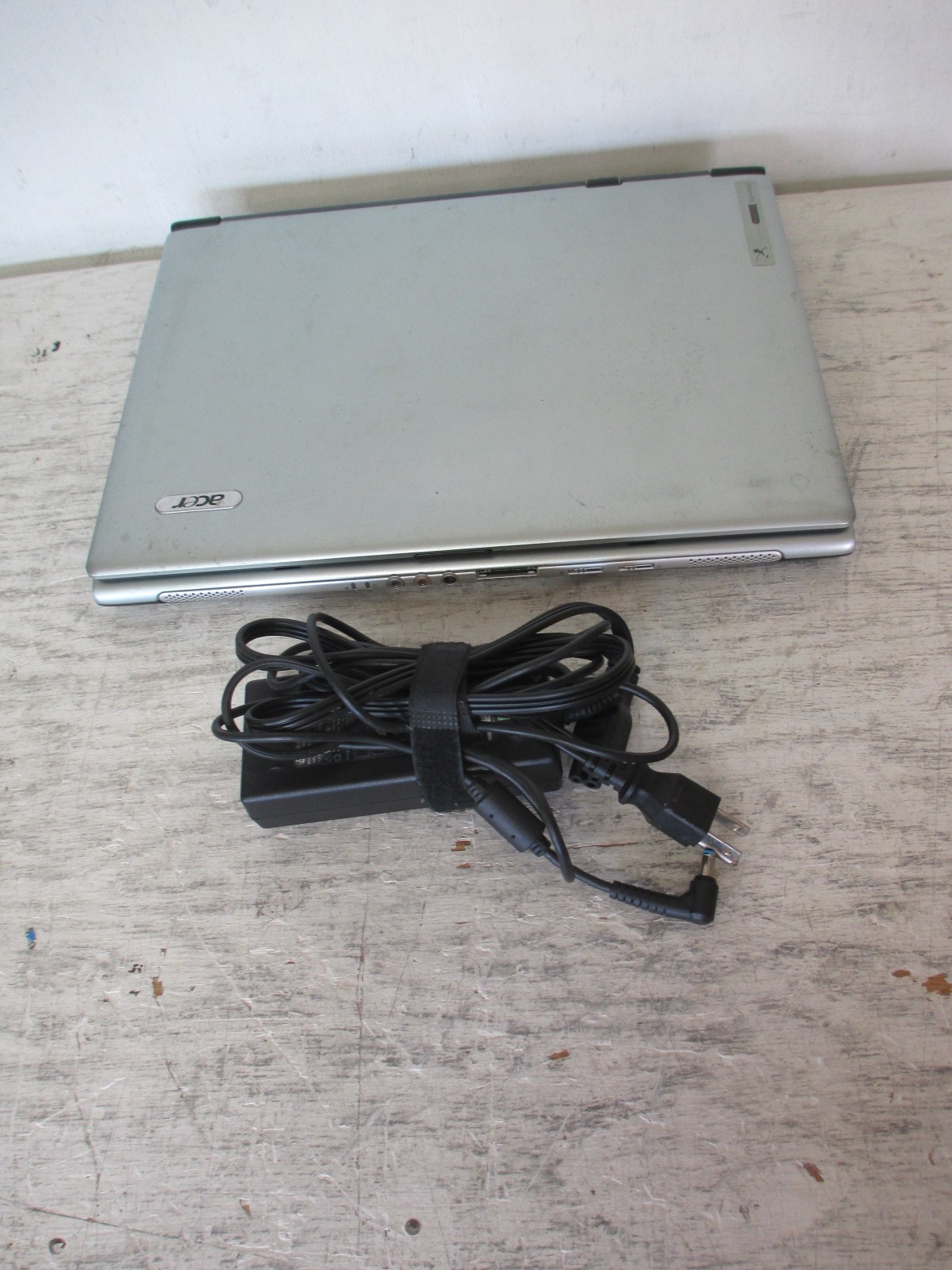 Acer Travelmate 4220AWLMI Laptop 1GB, Intel Solo 1.86GHz, NO HARD DRIVE, 4 PARTS