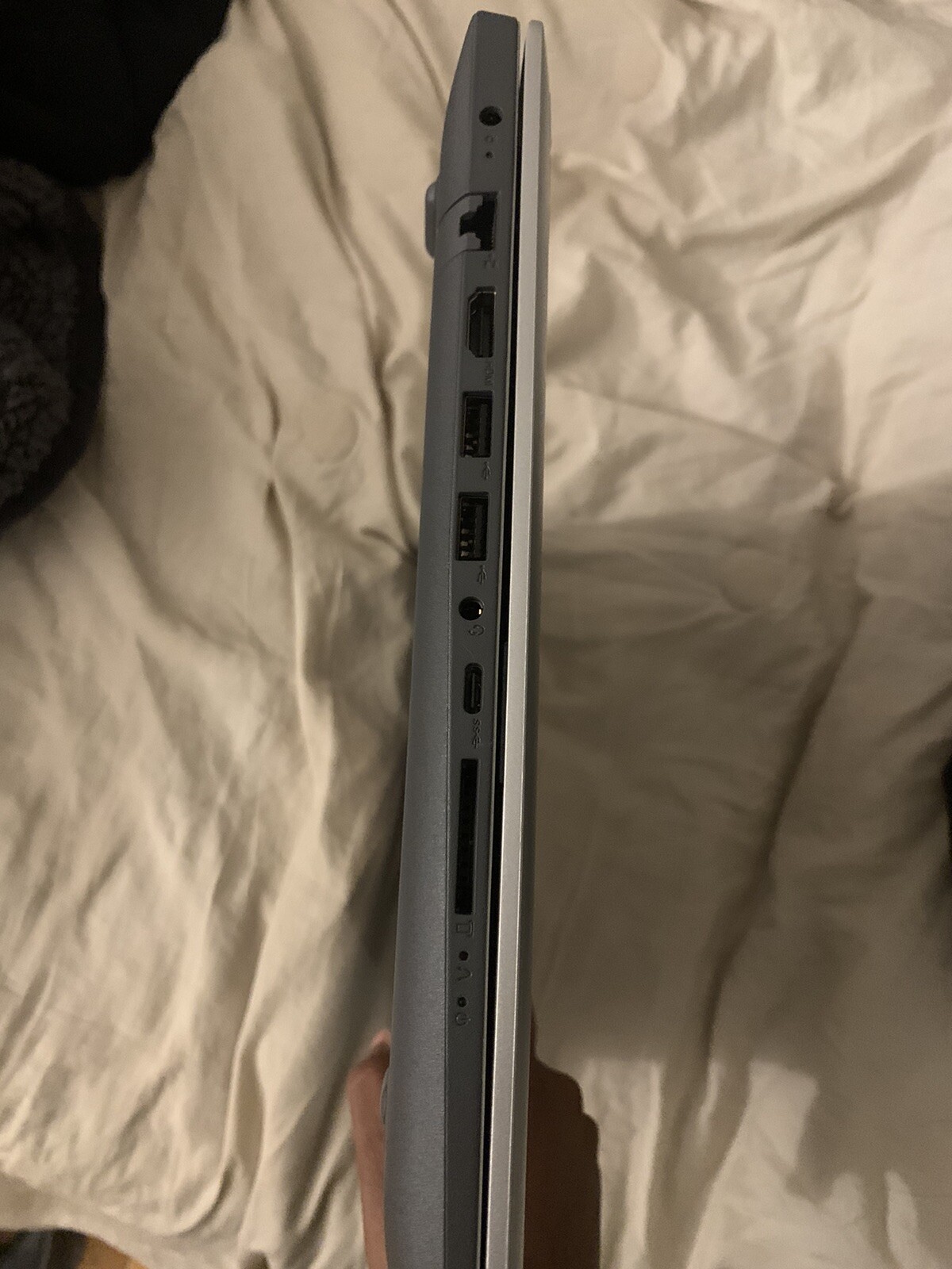 Lenovo 80XS00DJUS 15.6in” AMD A12 8GB Radeon R7 1TB