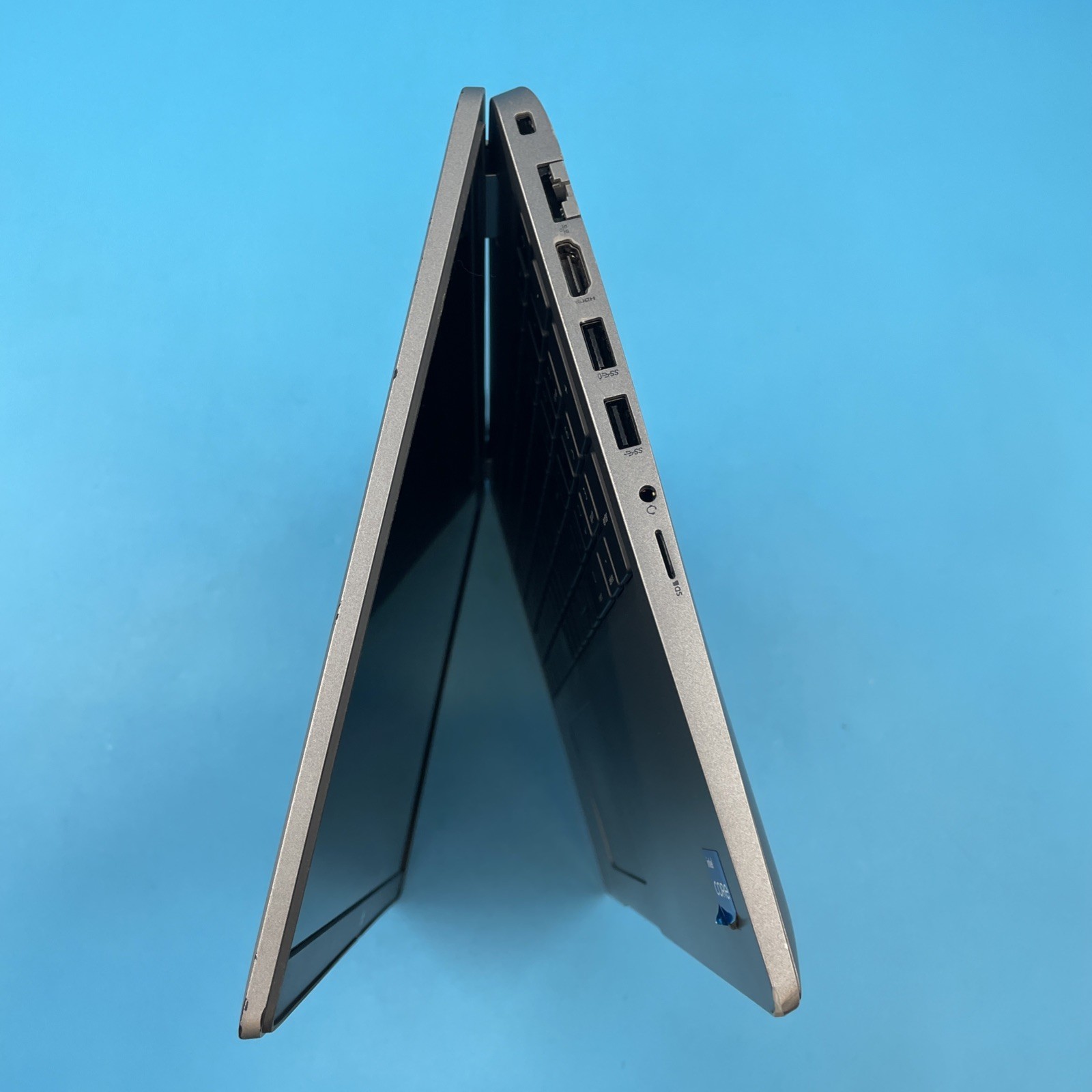 Dell Latitude 5520 | i7-1165G7 | 8GB RAM | 256GB SSD | NO OS | 53% BATTERY