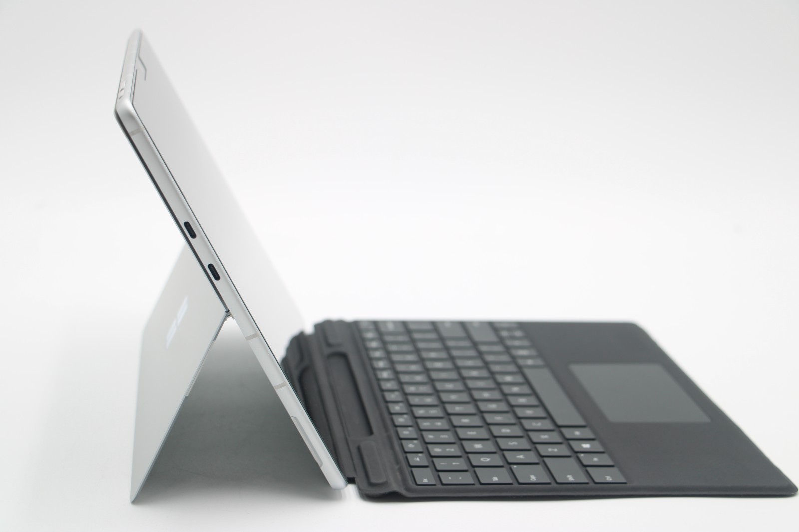 Microsoft Surface Pro 10 Cellular 5G *2.10GHz Ultra 5 / 16GB / 512GB SSD/97% BH*