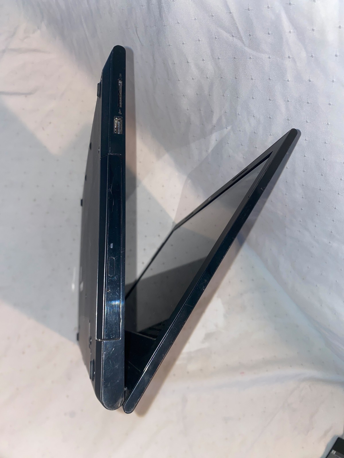 Dell Inspiron 3541 Laptop AMD A6-6310, 8GB RAM, No HDD, for parts or repair