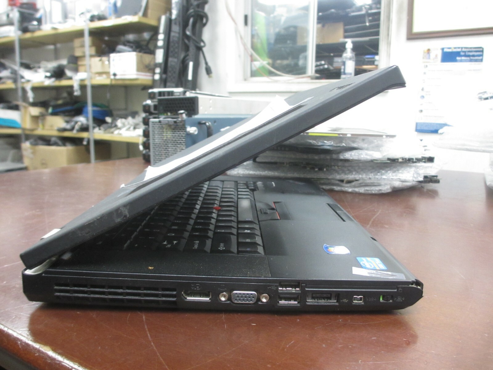 Lenovo ThinkPad T520 15.6″ Core i5-2520M 2.50GHZ 4GB 320GB DVDRW Laptop w/ AC
