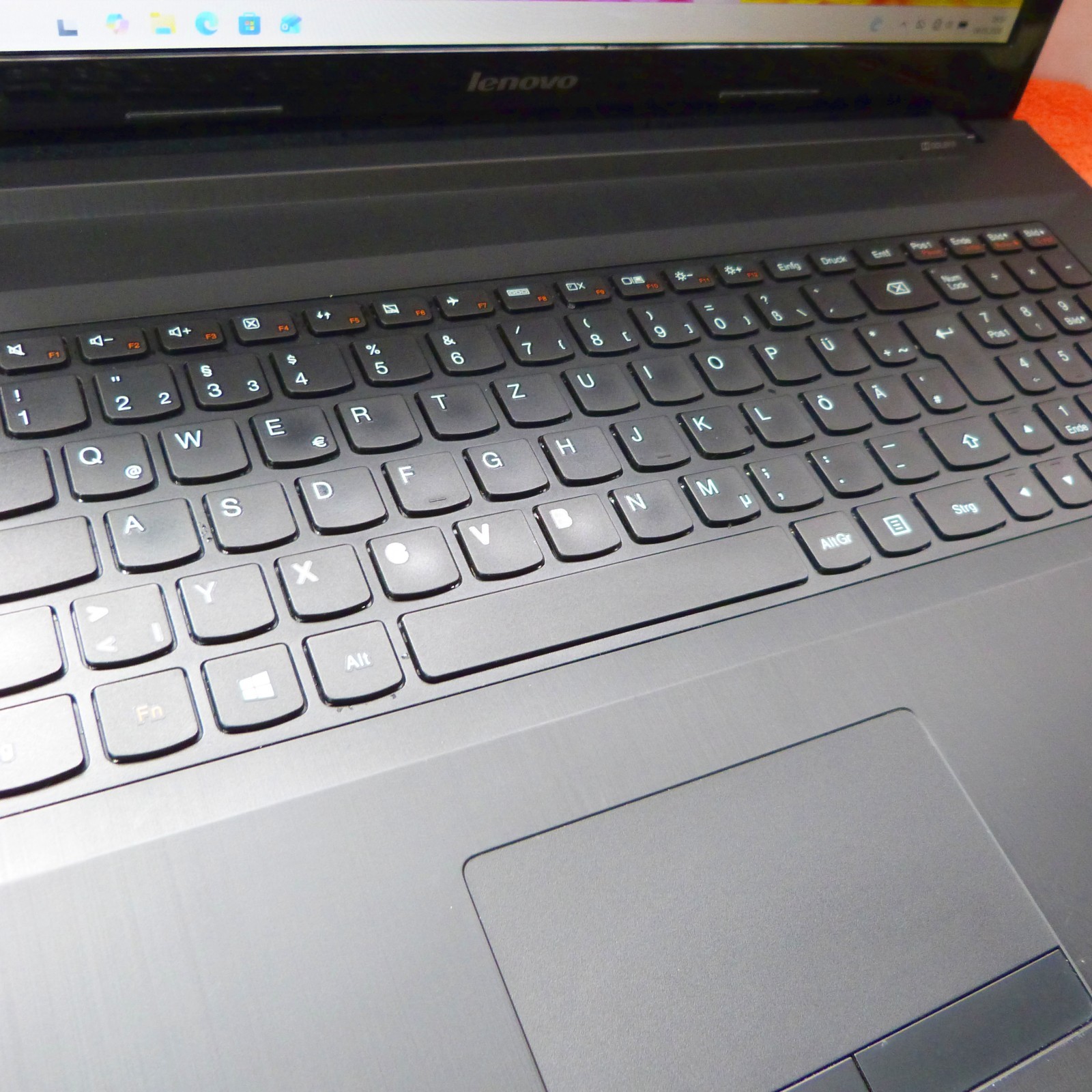 Lenovo G70 Business 17″ HDP DOLBY SOUND I SSD Windows 11 l 16GB RAM NEW DVD