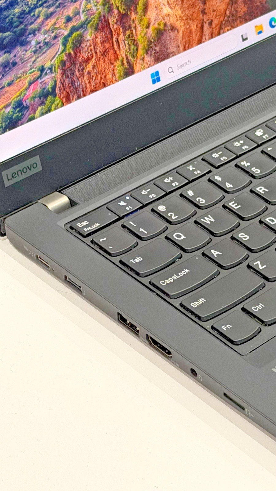 Lenovo ThinkPad T14 Gen 2/ i7 1165G7 16GB/512GB/14″ 4K/ Intel iris xe GPU