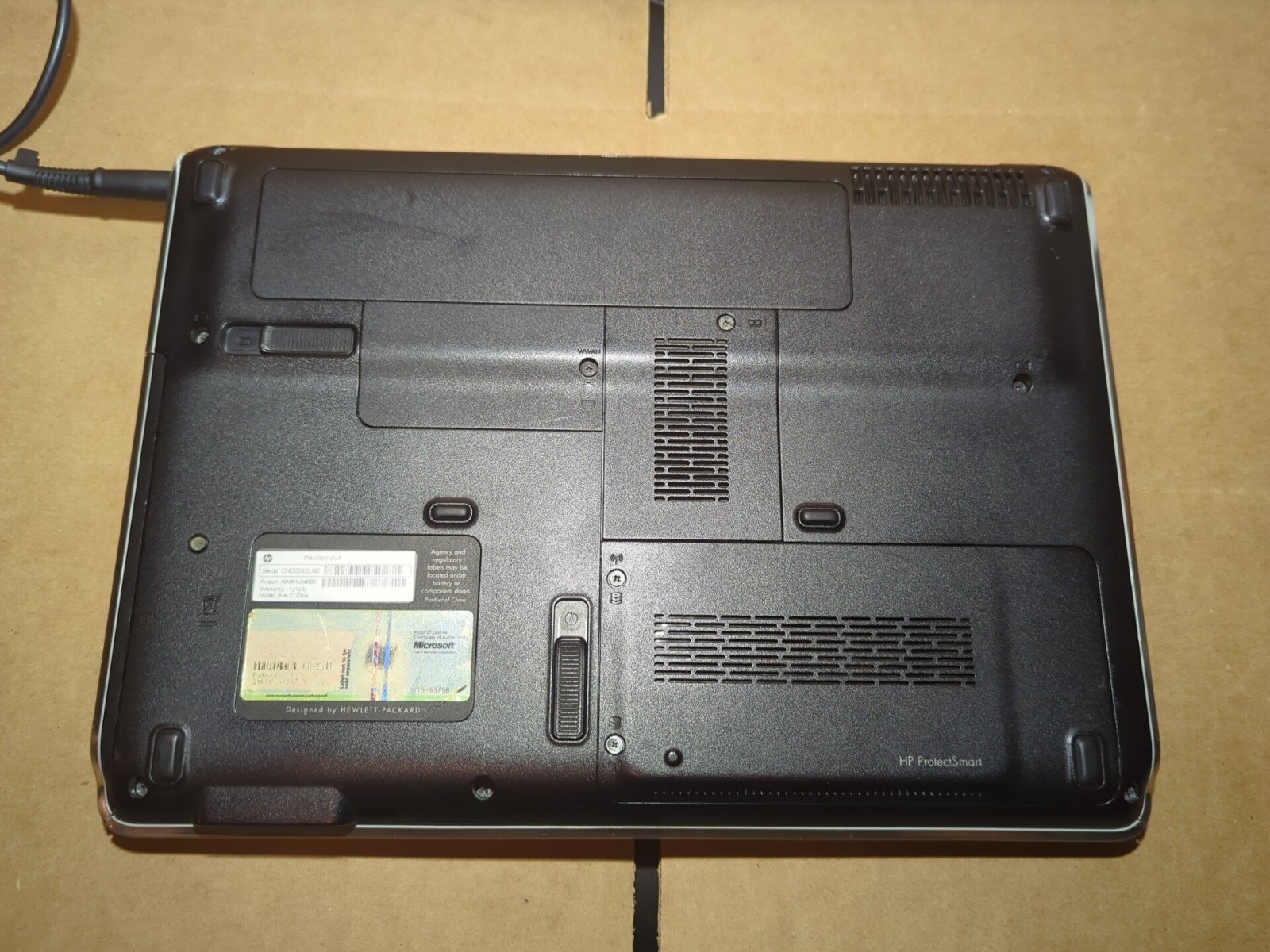 HP Pavilion dv4-2120CA Laptop Athalon M320 4 GB RAM 320GB 14.1″ Radeon HD 4200