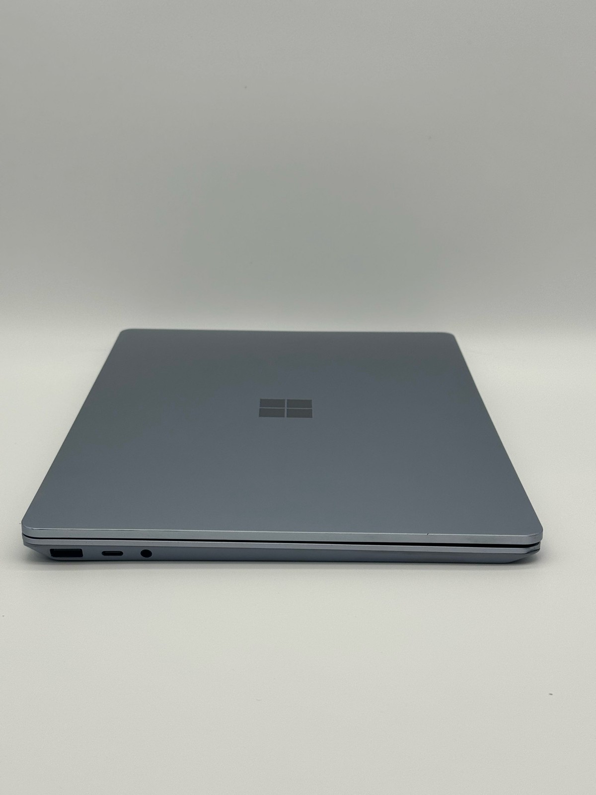Microsoft Surface Laptop DAG-00001 Intel Core i5 8GB RAM 256GB Platinum