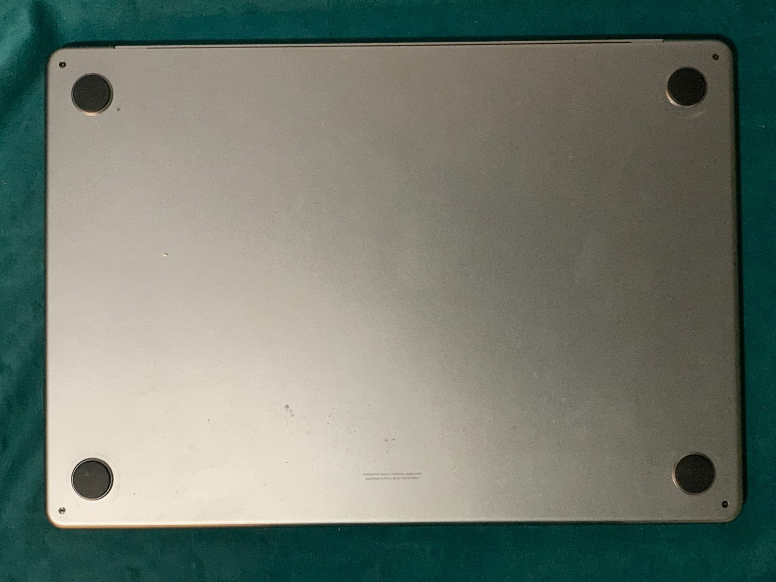 APPLE MACBOOK AIR LAPTOP A2941 15″ M2 CHIP 2023 8GB ram 256GB