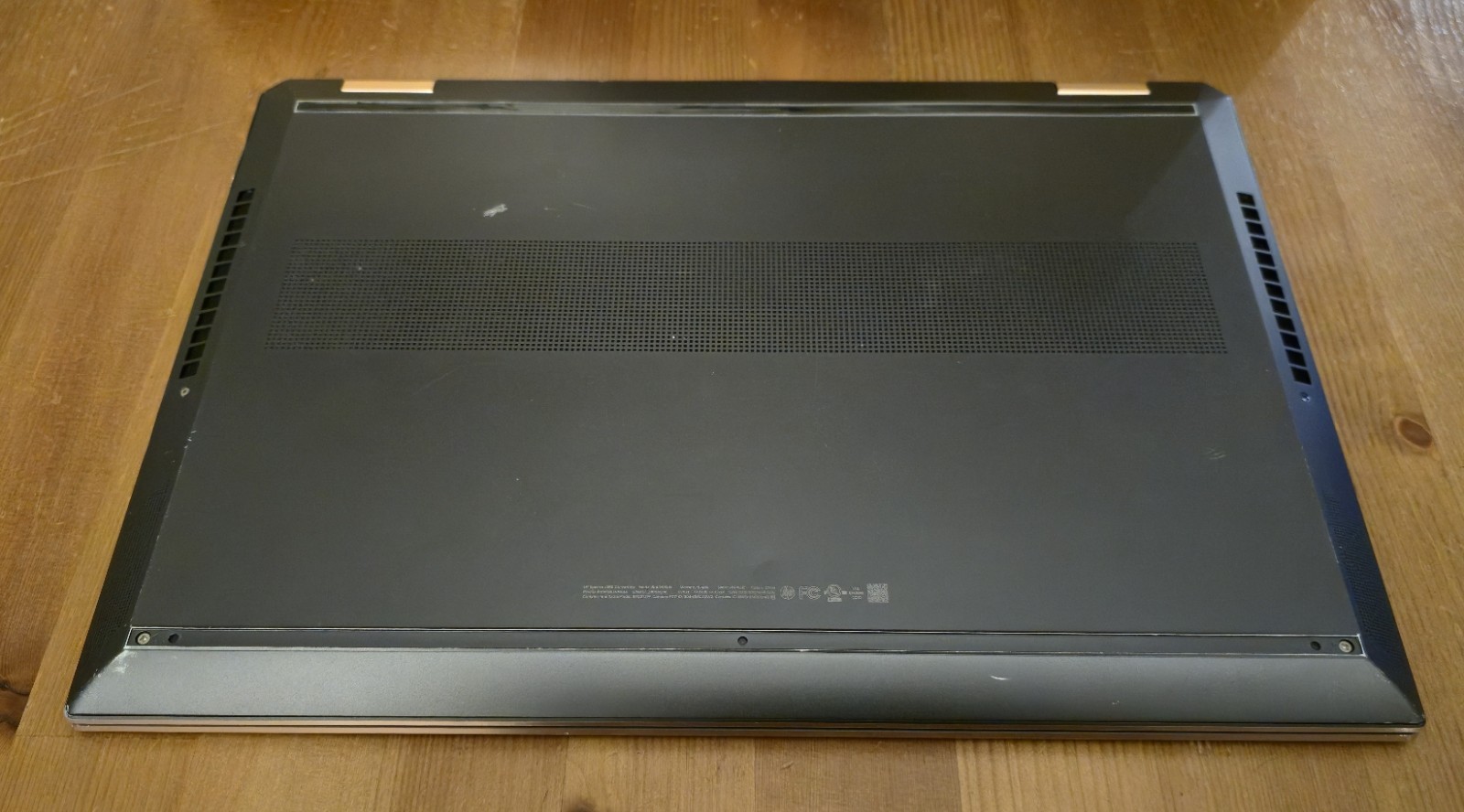 HP Spectre X360 15.6″ – 512GB SSD, i7 8th Gen. 16GB, 2-in-1 TOUCH + Charger, W11
