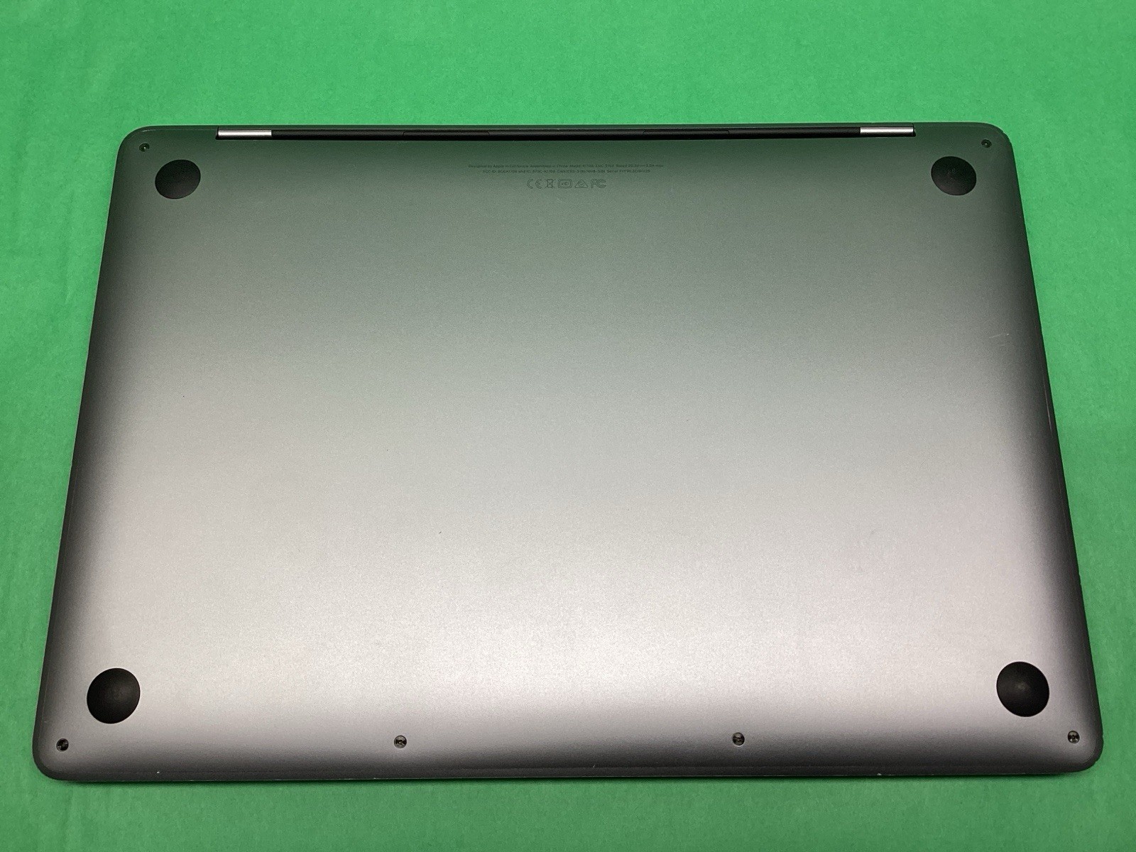 Apple Mid 2017 MacBook Pro A1708 – 13” Laptop – BROKEN SCREEN – BOOTS TO SETUP