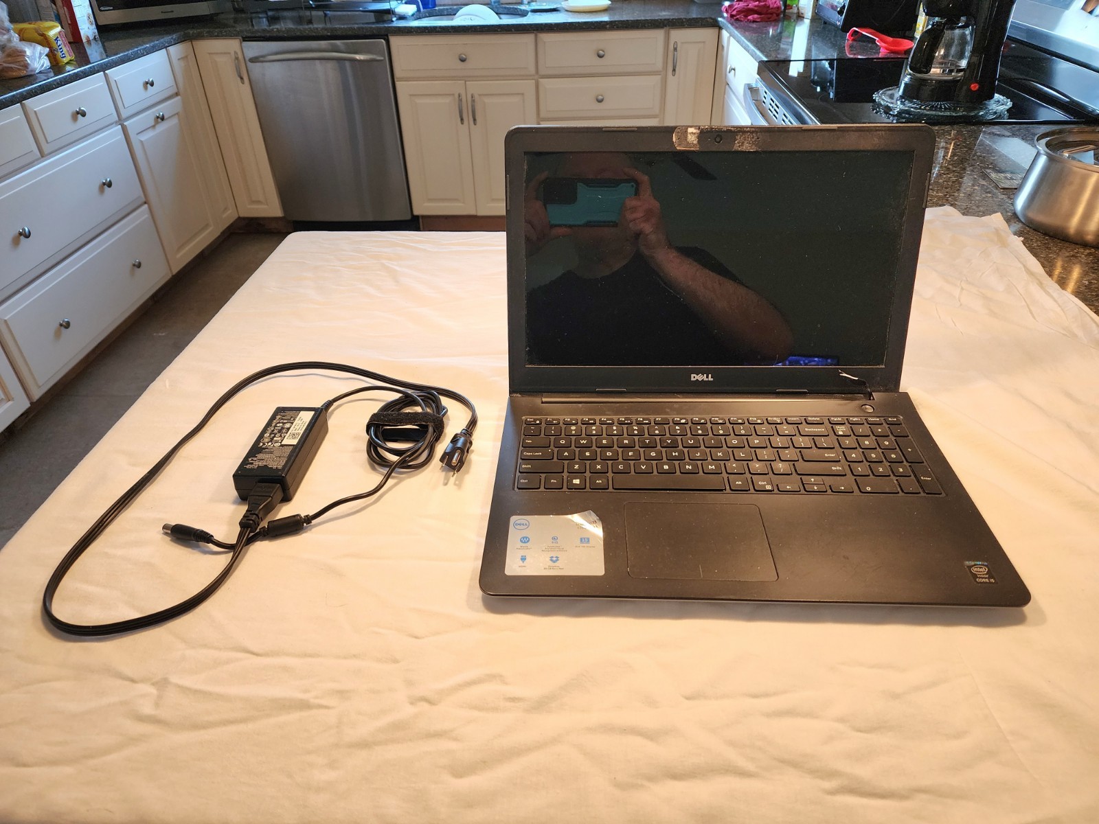 Dell Inspiron 15 5547 15.6″ i5-4210U 8GB RAM 1TB HDD – WORKS – NEEDS HINGE