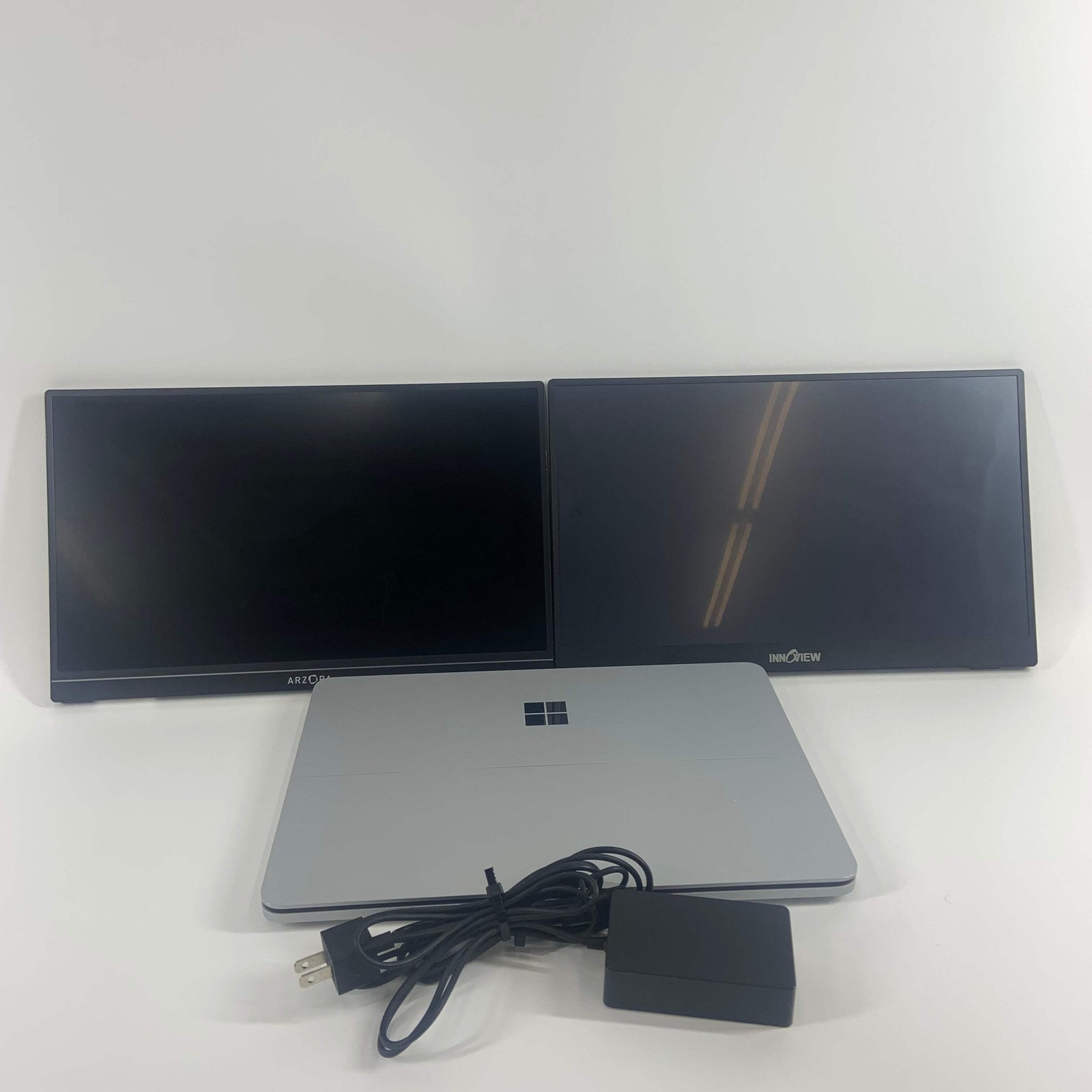 Microsoft EliteDisplay INVPM001 15.6″ i5-11300H 3.1GHz 16GB RAM 250GB SSD