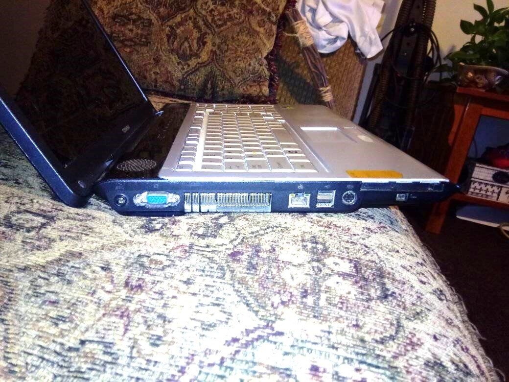 Toshiba Satellite P205D-S7802 17.3″ AMD Turion 64 X2 3 GB RAM 0 GB HDD