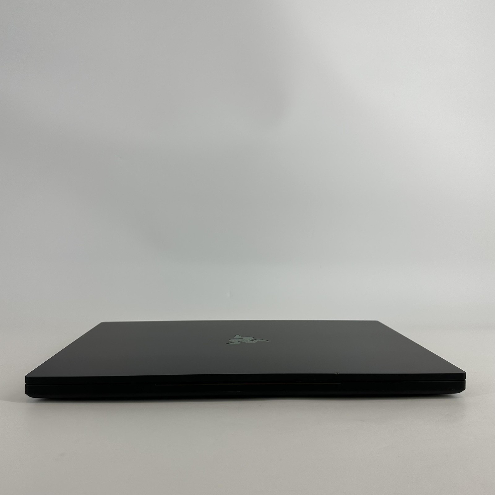 Razer Blade 18 Black 120Hz UHD+ 2.2 GHz i9-14900HX 64GB 2TB/2TB NVIDIA RTX 4090
