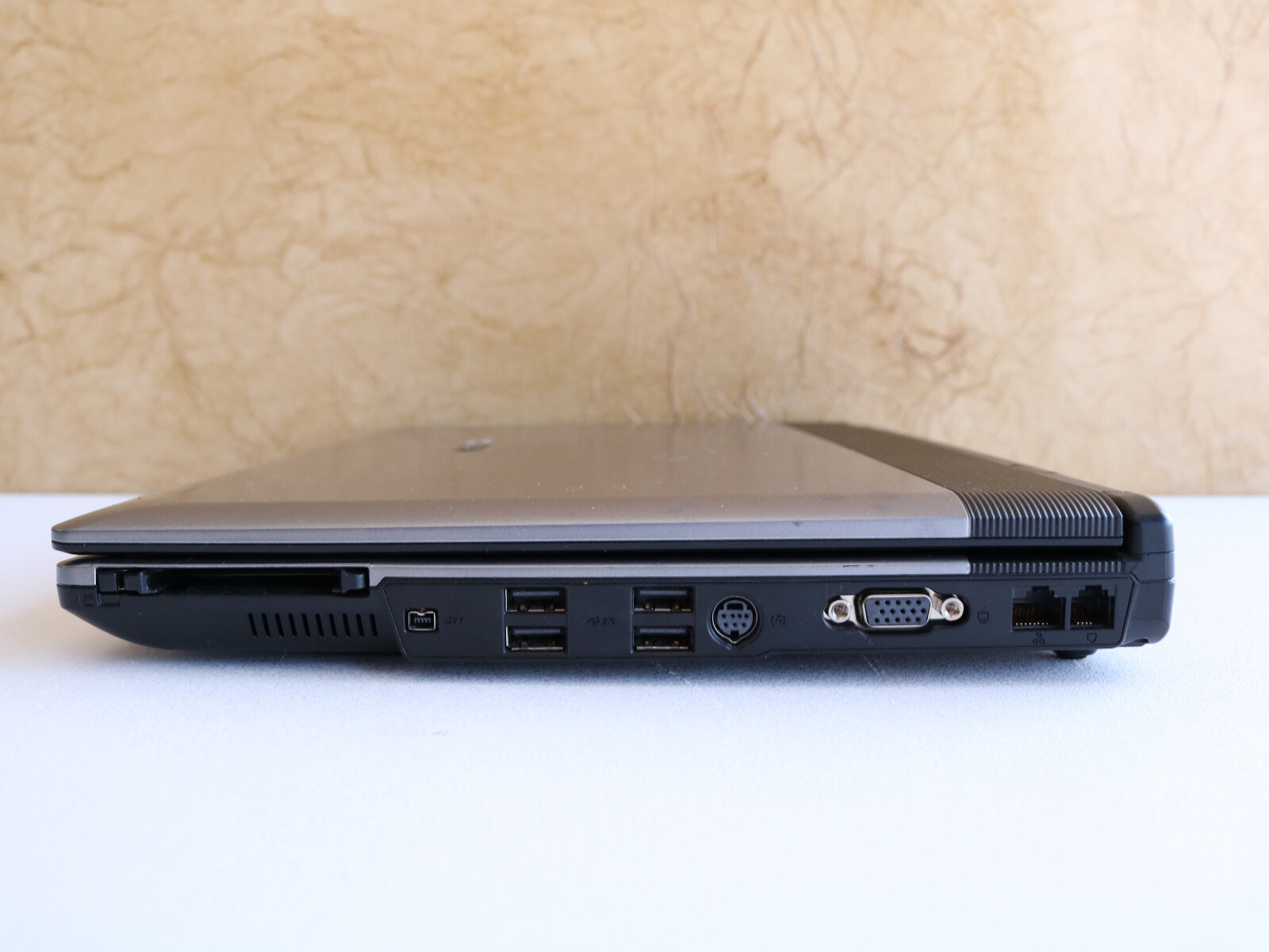 ASUS Barebook Z62F Intel Graphics 950 14.0 Core Duo 1.66 GHz Vintage Tested