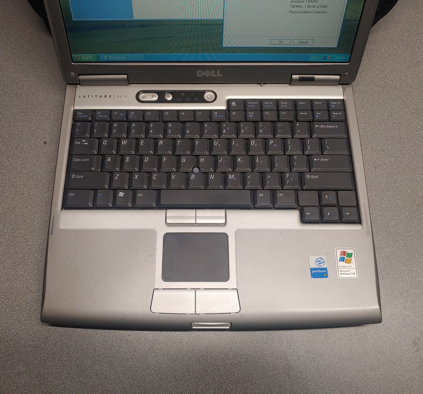 Dell Latitude D610 Intel Pentium M 1.6GHz, 2GB RAM, 40GB HDD, Windows XP w/ Bag