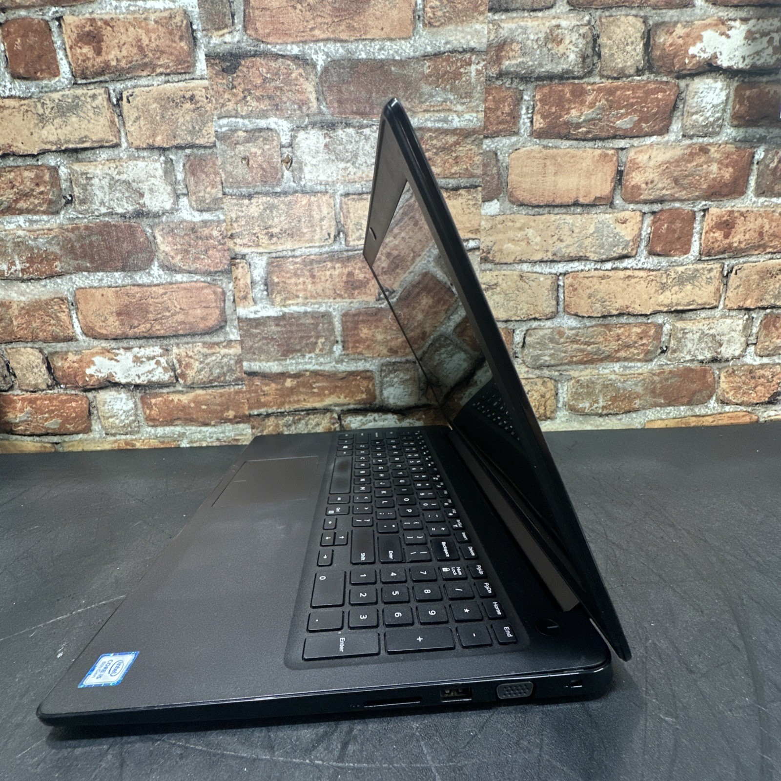 Dell Latitude 3500 Tested LCD Screen w/ Chassis & Battery – No Motherboard
