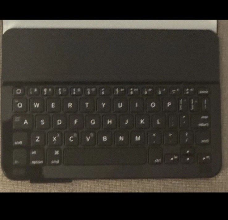 Apple iPad Mini 2 Tablet 7.9in 16GB Wi‑Fi iOS Gray w/ Keyboard Folio Case Bundle