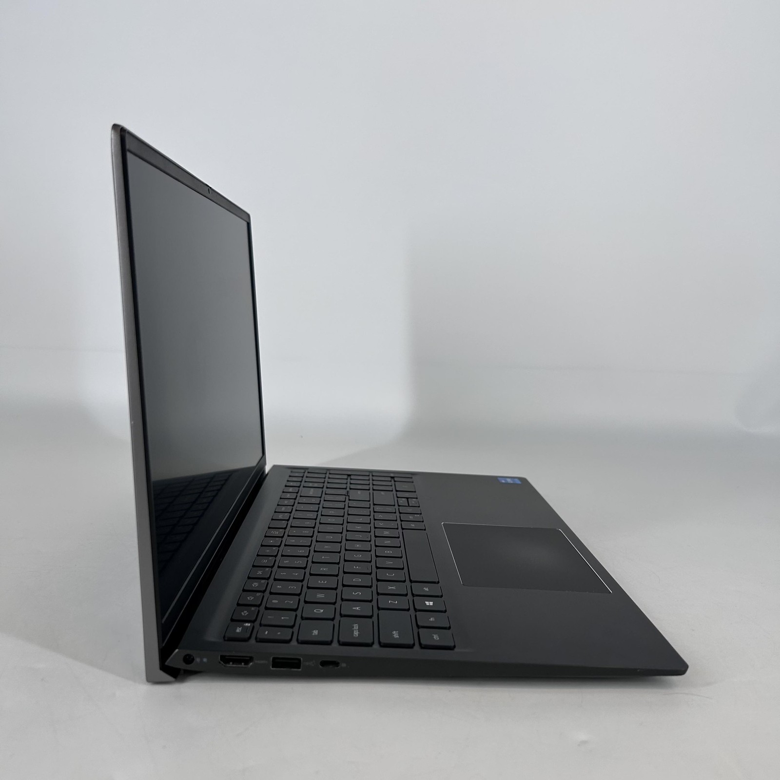 Dell Vostro 5510 15.6 Gray FHD i5-11300H 3.10GHz 8GB RAM 512GB SSD Good