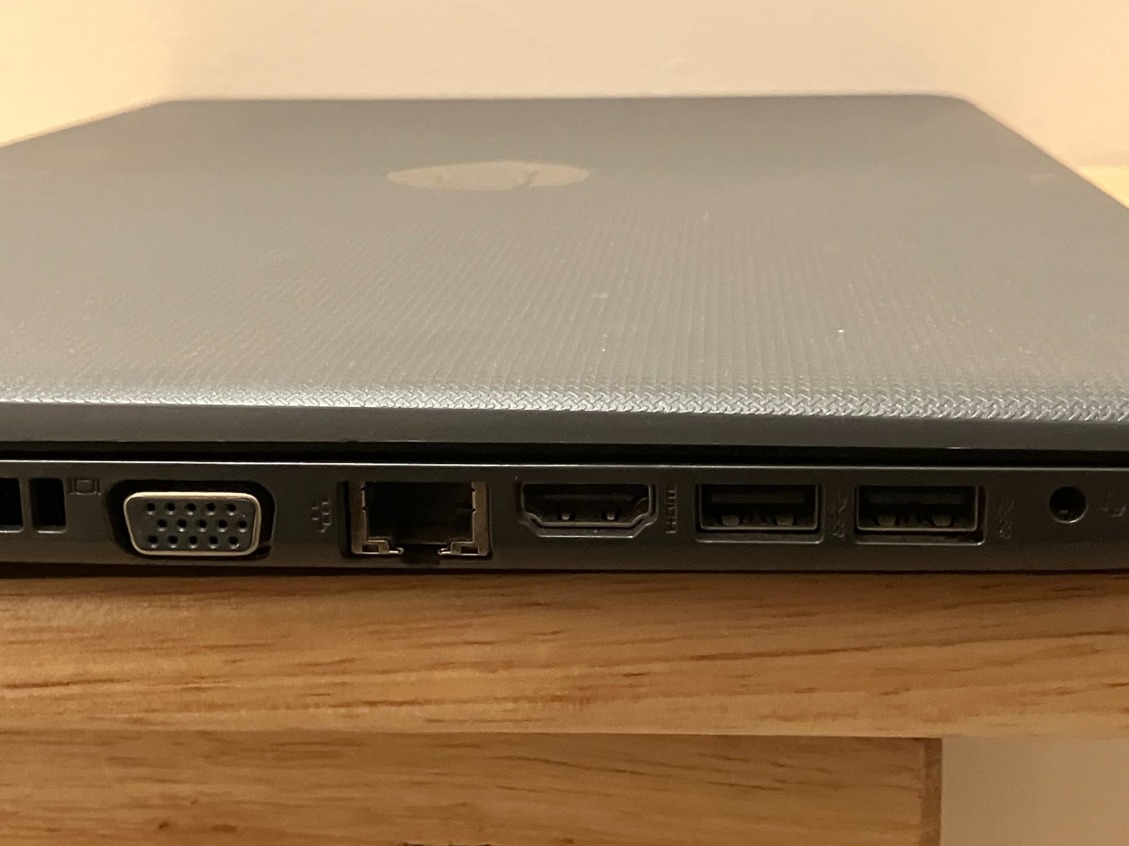 Gently Used HP 250 G6 Notebook Intel i5-7200 250gb SSD 8GB Ram Win 10 Pro