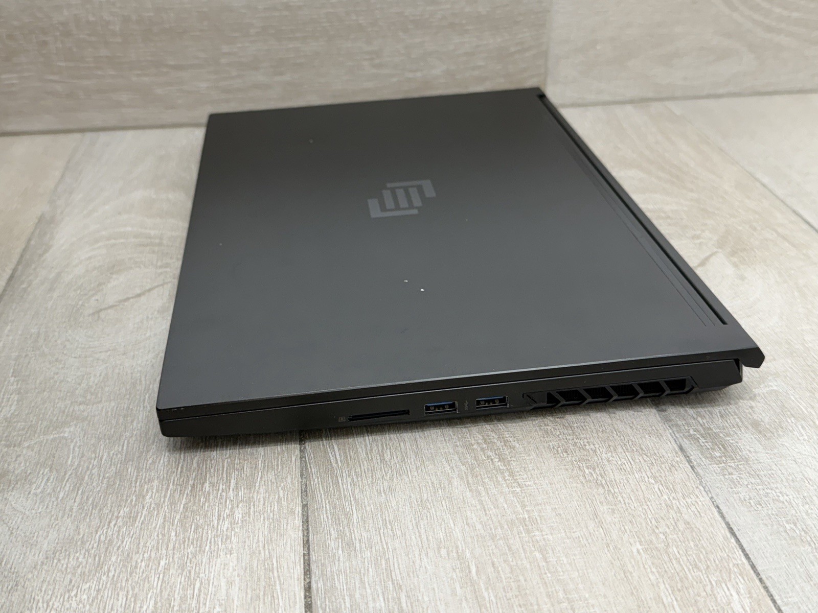 MAINGEAR Vector Pro 2 Gaming Laptop Ryzen 9 6900HX 16GB RAM 512GB SSD RTX 3070