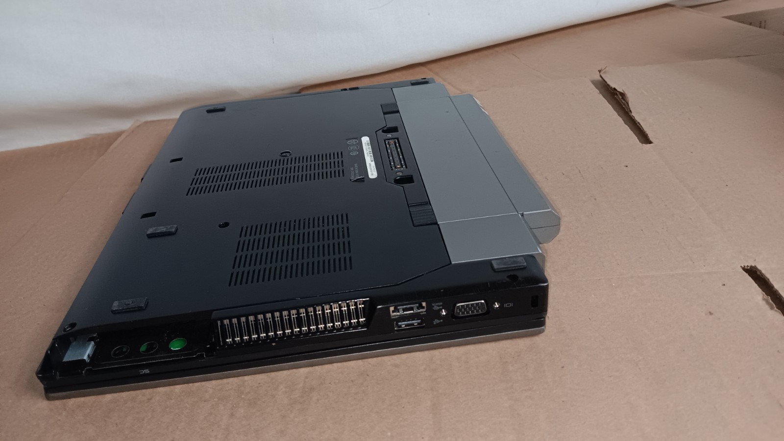 Dell Latitude E6410 Laptop Core i5-M520 @ 2.40GHz 14″ LCD Screen 9 cell Battery