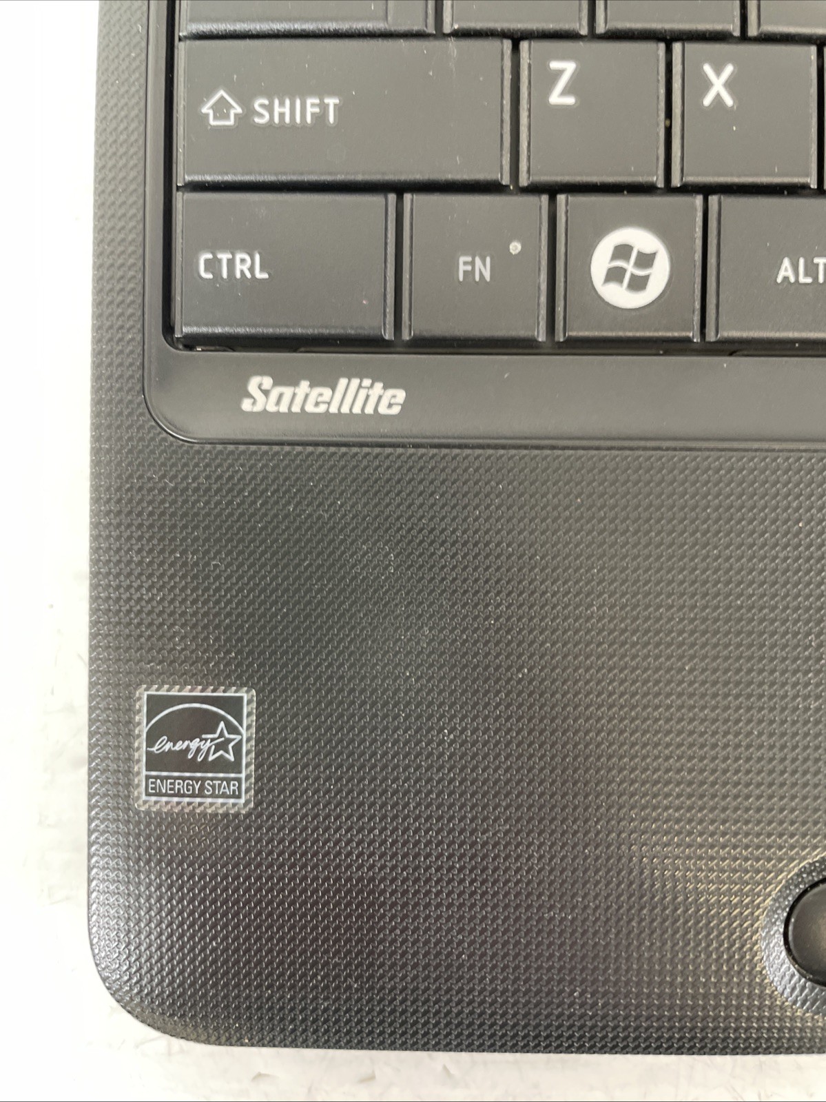 Toshiba Satellite C655D-S50851 Laptop AMD V140 2.3GHz 2GB RAM 320GB HDD WinXP