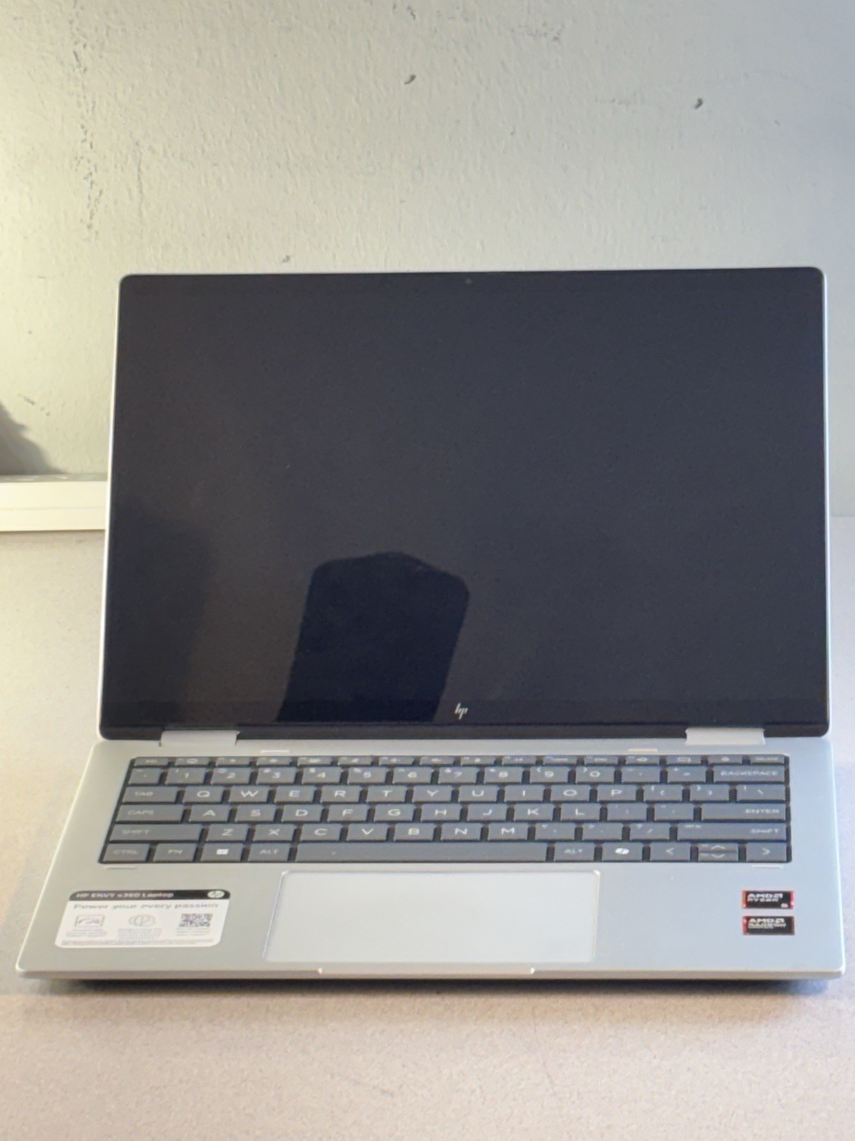HP Envy X360 2-in-1 14| Ryzen 5 8650HS Radeon 760M Gr 16GB RAM 512GB SSD Touchs