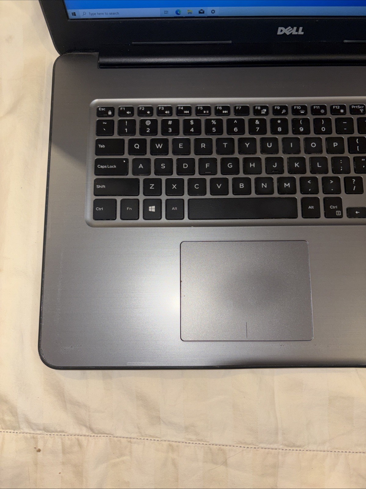 17.3″ Dell INSPIRON 17 5767 Laptop i5-7200U @ 2.50GHz 8GB RAM 500GB HDD Win 10H