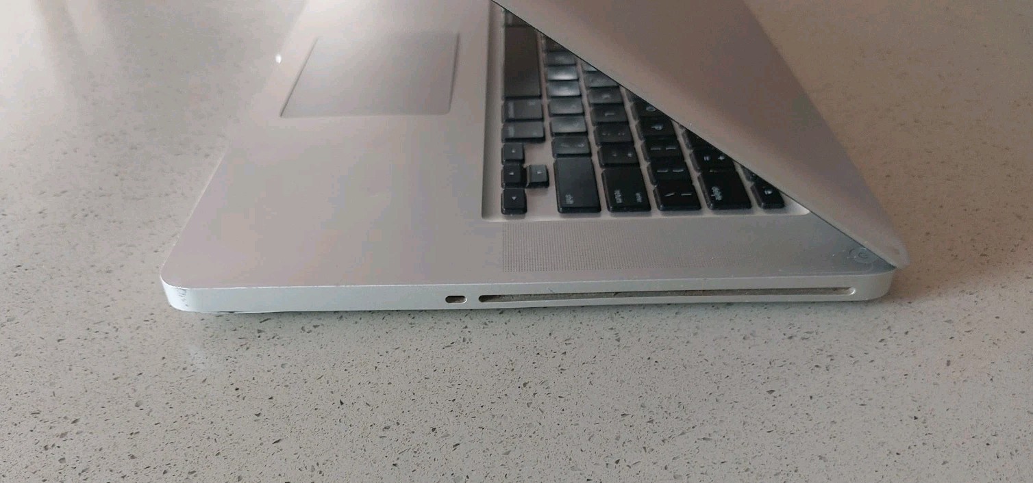 Apple MacBook Pro | A1286 | 2011 | 15.4″ i7-2675QM | 4GBRAM | 500GB | Parts Only