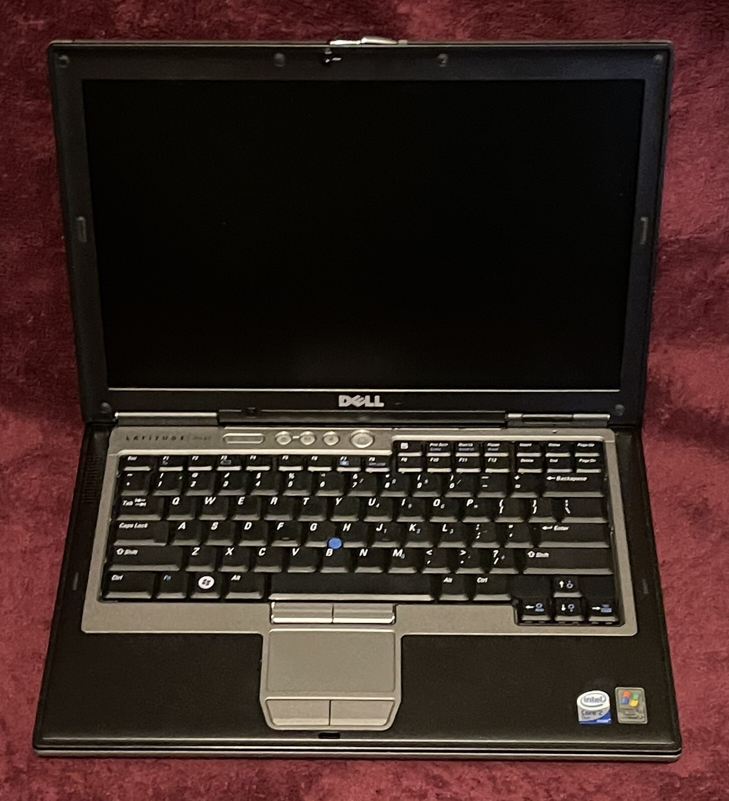 COMPLETE Dell Latitude D630 14.1”/2.00GHz/4GB/500GB/NVIDIA GPU/DVDRW/SERIAL/XP