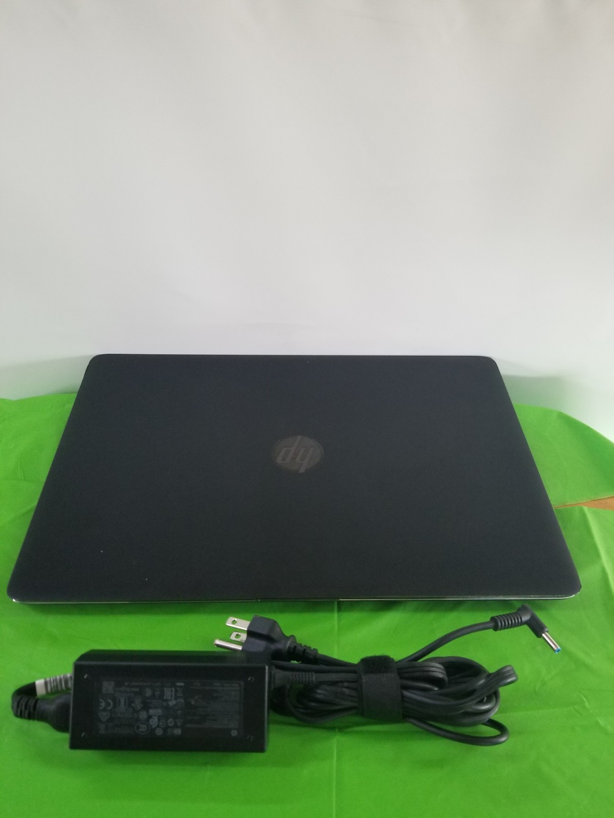 HP ZBook 15 G3 15.6” Xeon E3-1545M V5 2.90GHz 16GB RAM 256GB NVMe WIN 11