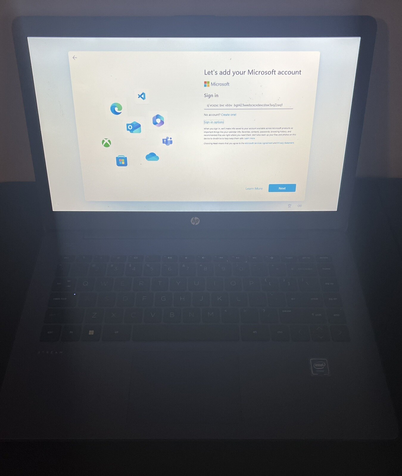 HP Stream – 14-cb171wm 64GB SSD 14.0”, HD (1366 x 768),TN Slightly Used Blue OBO