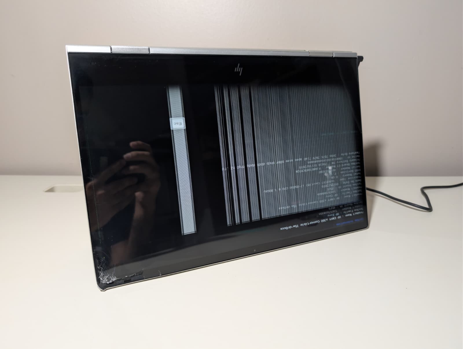 15″ Read! HP Envy x360 15M-DR0 | i7 8th Gen 8GB RAM NO SSD | No Charger | AS-IS