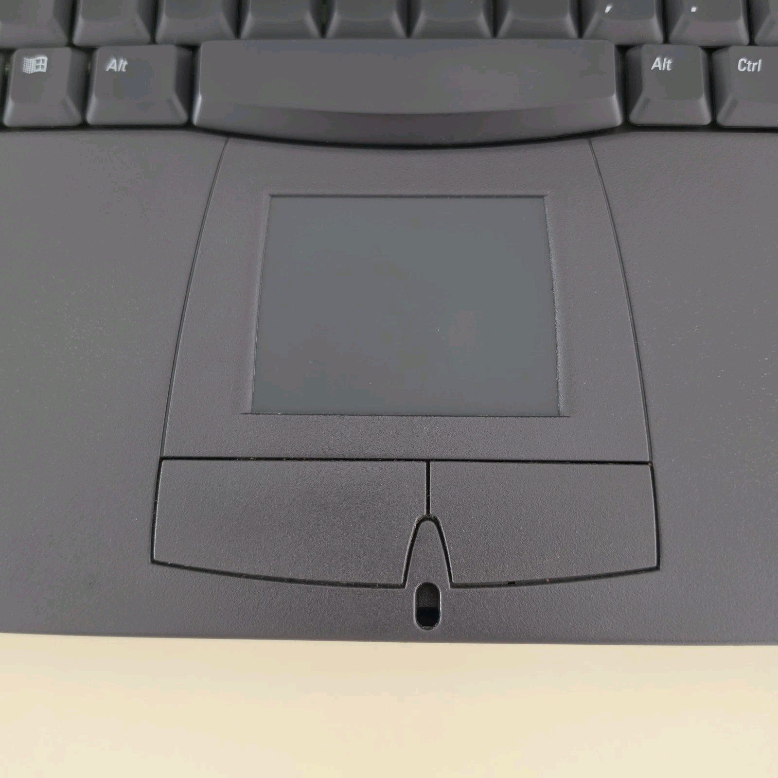 RETRO 14.1″ VINTAGE DELL Latitude CPt C4000GT Laptop – 64MB RAM – 4.86GB HDD