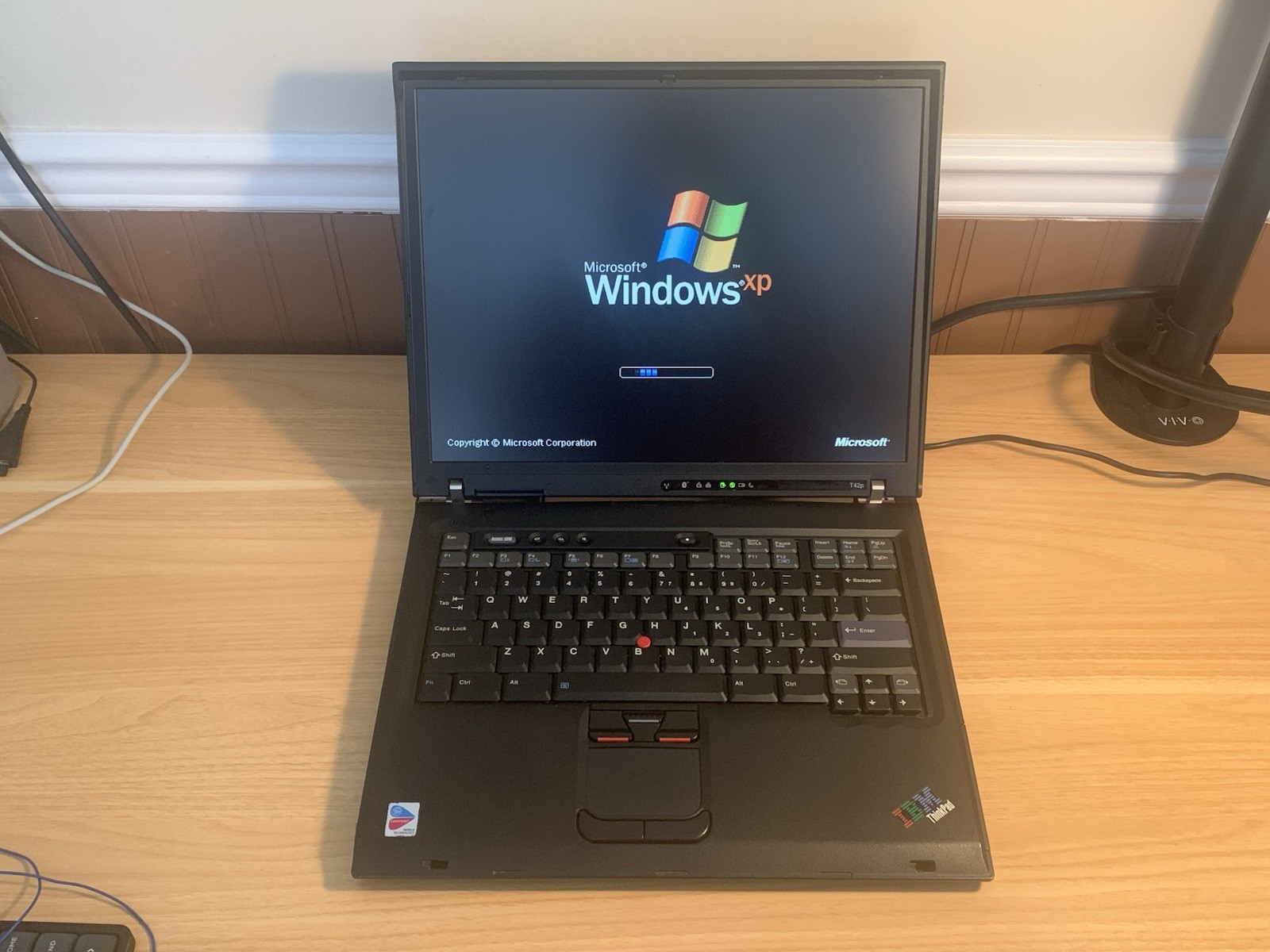 Rare IBM Thinkpad T42p 1.8Ghz Pentium-M 1GB RAM 1600×1200 IPS Display Windows XP