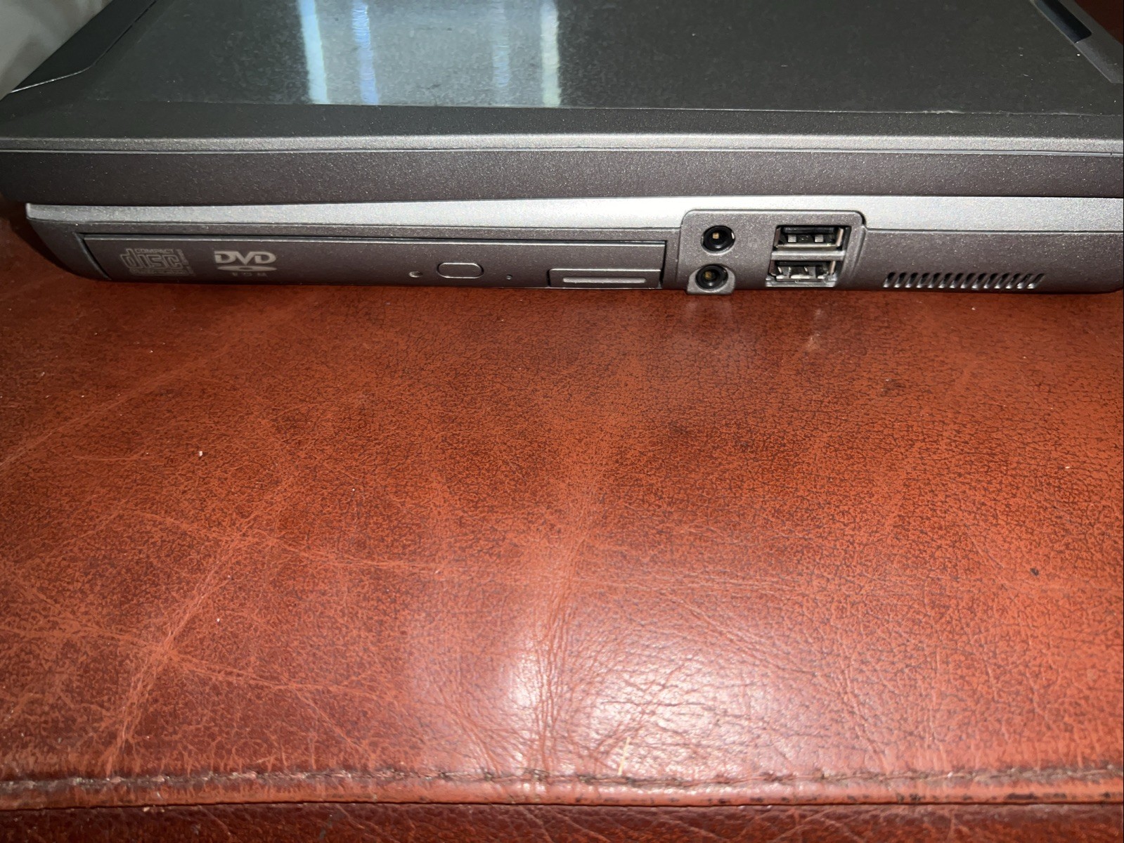 Dell Latitude D810 Intel Pentium M 1.73GHz 520MB Ram NO HDD For Parts