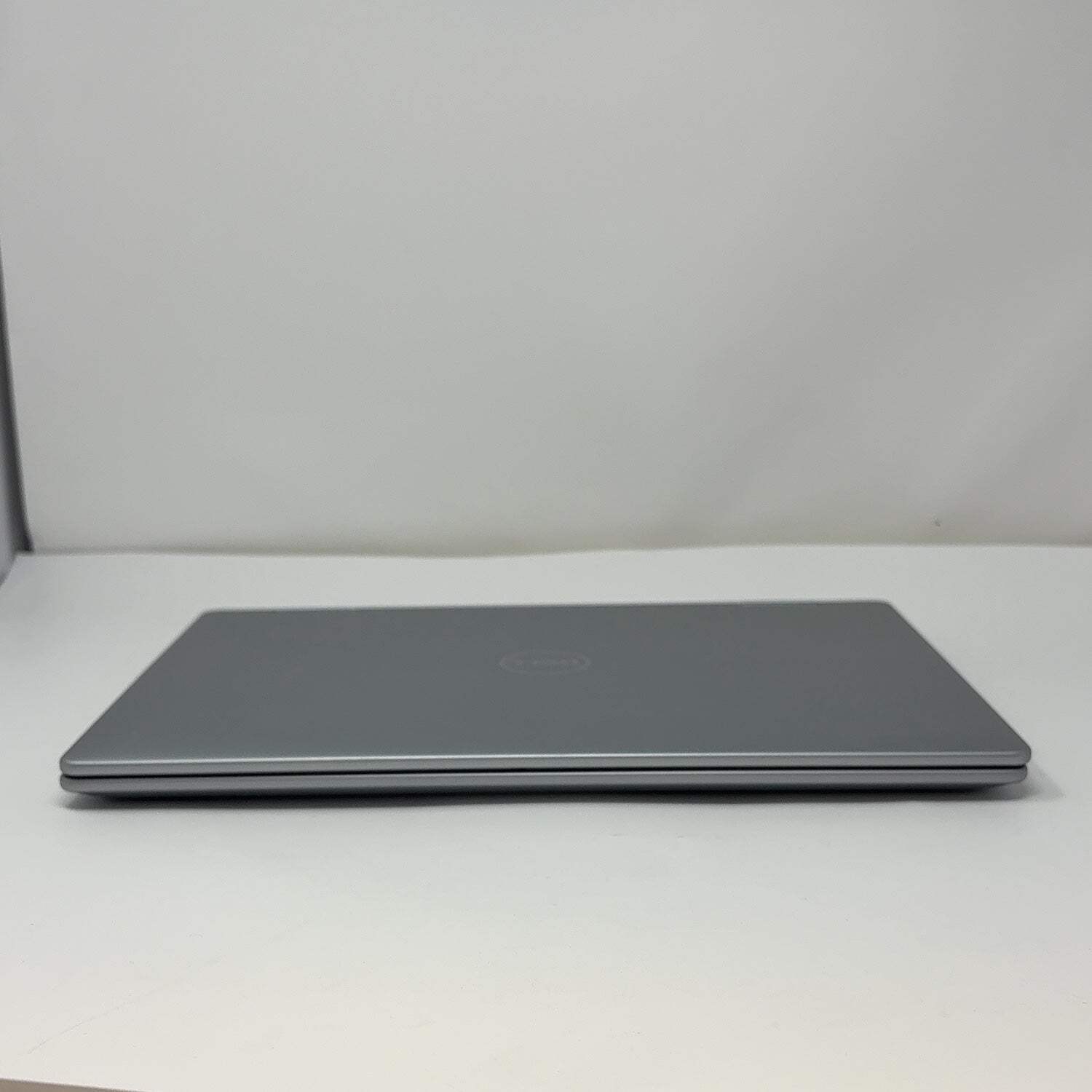 Dell Inspiron 7440 2-IN-1 14″ Core 7 150U 1.8GHz 16GB RAM 1TB SSD
