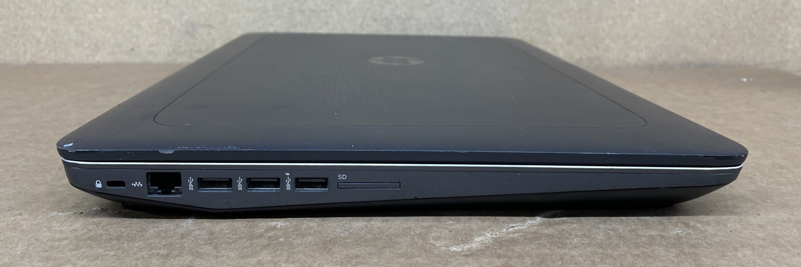 HP ZBook 17 G3 Xeon 8260NGW, NO RAM NO HDD/OS FOR PARTS ONLY READ DESCRIPTION