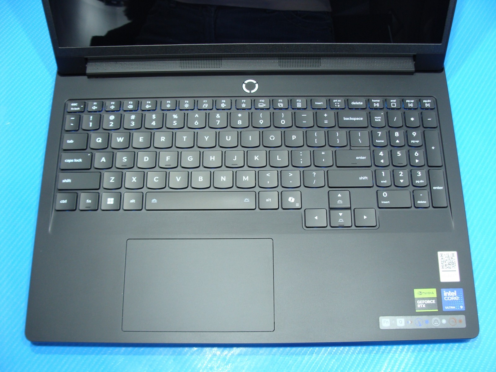 Lenovo Legion Pro 7 16IAX10H 16″ WQXGA 240hz Ultra 9 RTX 5080 32GB 1TB SSD W11H