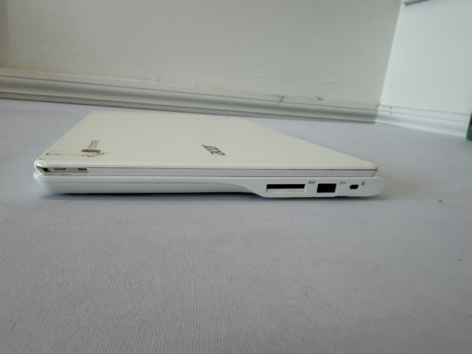 Acer Chromebook C720P-2600 Laptop – Intel Celeron 2955U – RAM 2GB – Read Descrip