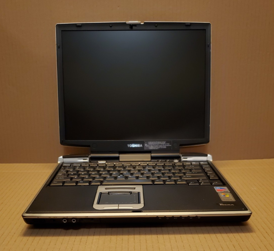 Toshiba Tecra M1 Intel Pentium M 1.6GHz 1024 MB NO HDD – Vintage Retro Gaming
